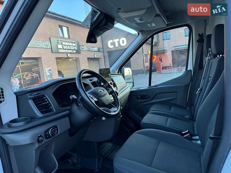 Вантажний фургон Ford Transit 2021 в Бучі