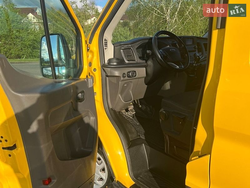 Вантажний фургон Ford Transit 2021 в Рівному