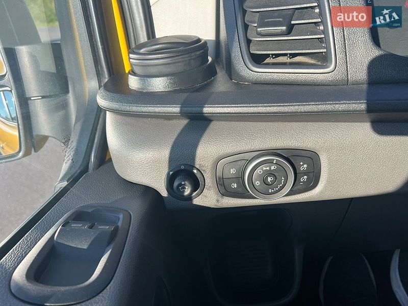 Вантажний фургон Ford Transit 2021 в Рівному
