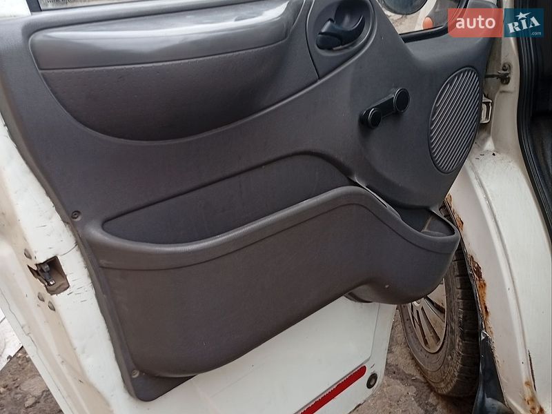 Грузовой фургон Ford Transit 2000 в Львове
