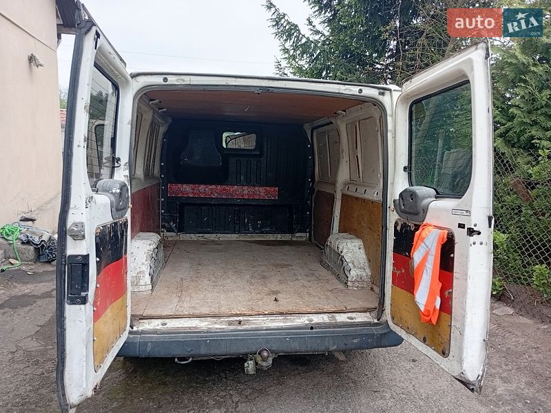 Грузовой фургон Ford Transit 2000 в Львове