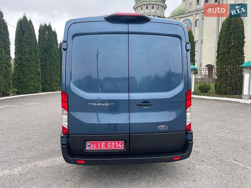 Вантажний фургон Ford Transit 2021 в Дубні