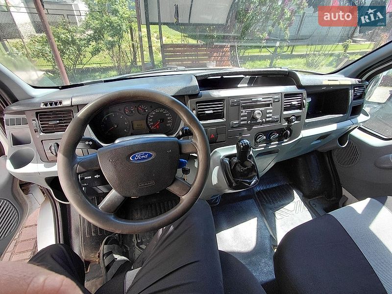 Грузовой фургон Ford Transit 2007 в Львове