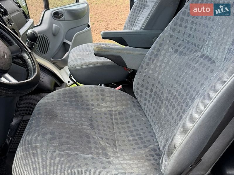 Грузовой фургон Ford Transit 2008 в Ильинцах