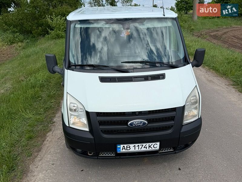 Грузовой фургон Ford Transit 2008 в Ильинцах