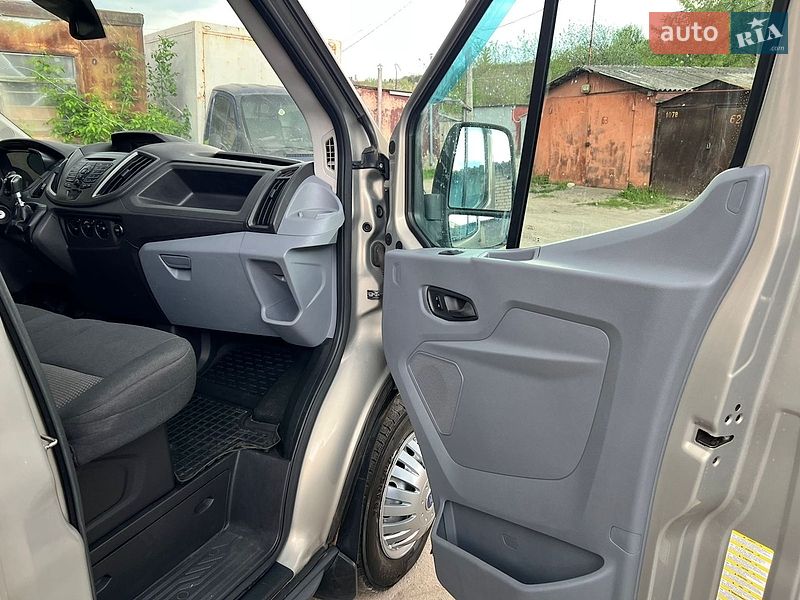 Мікроавтобус вантажний (до 3,5т) Ford Transit 2015 в Харкові