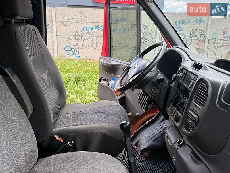 Вантажопасажирський фургон Ford Transit 2005 в Одесі