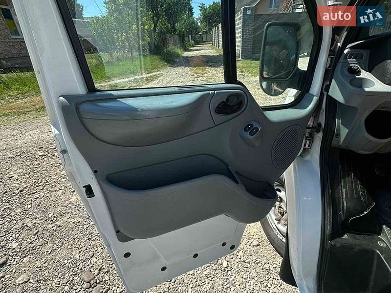 Грузовой фургон Ford Transit 2008 в Коломые