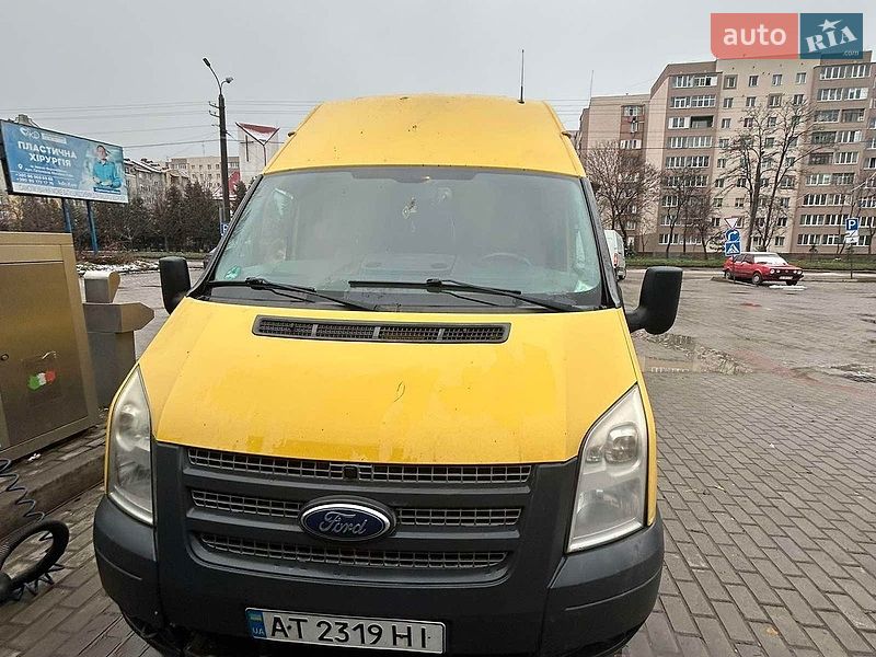 Вантажний фургон Ford Transit 2012 в Івано-Франківську