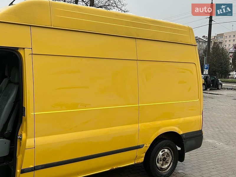 Вантажний фургон Ford Transit 2012 в Івано-Франківську