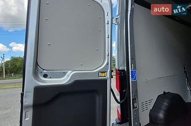 Вантажний фургон Ford Transit 2021 в Дубні