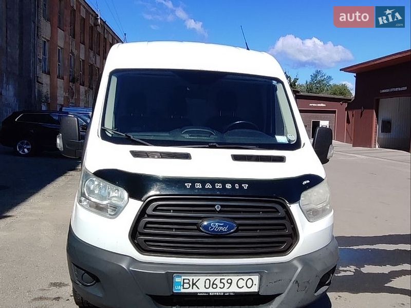 Вантажний фургон Ford Transit 2015 в Кореці