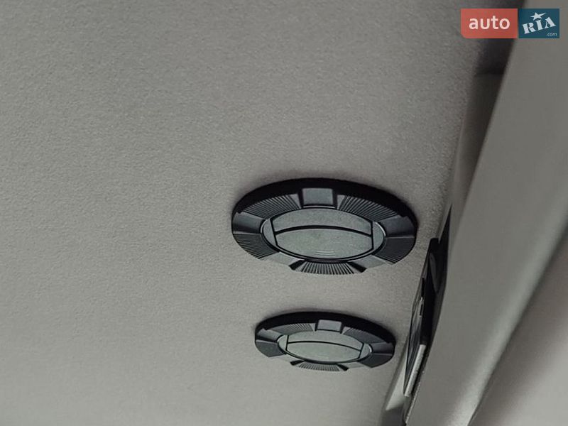 Вантажний фургон Ford Transit 2015 в Кореці