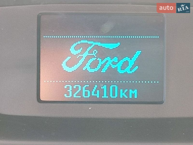 Вантажний фургон Ford Transit 2015 в Кореці