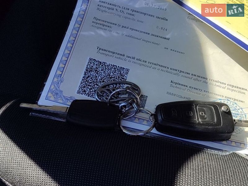 Вантажний фургон Ford Transit 2015 в Кореці