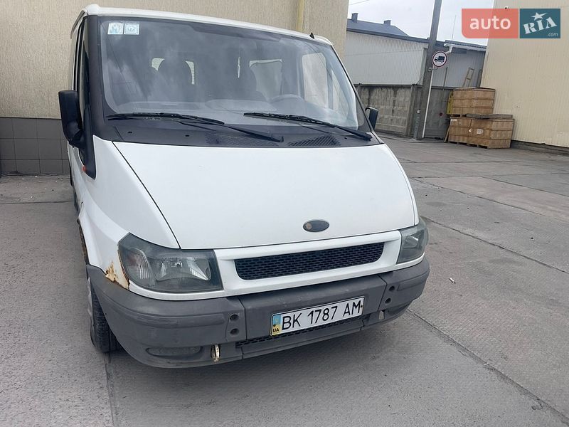 Грузопассажирский фургон Ford Transit 2003 в Львове