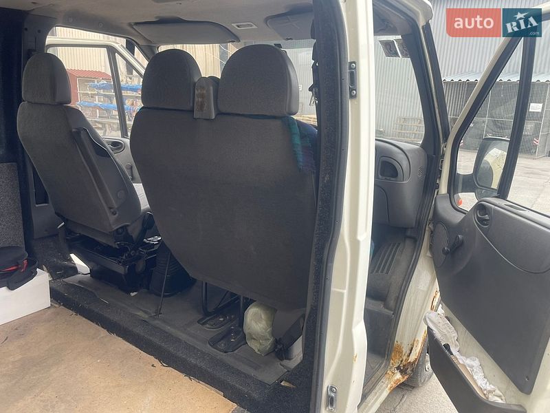 Грузопассажирский фургон Ford Transit 2003 в Львове