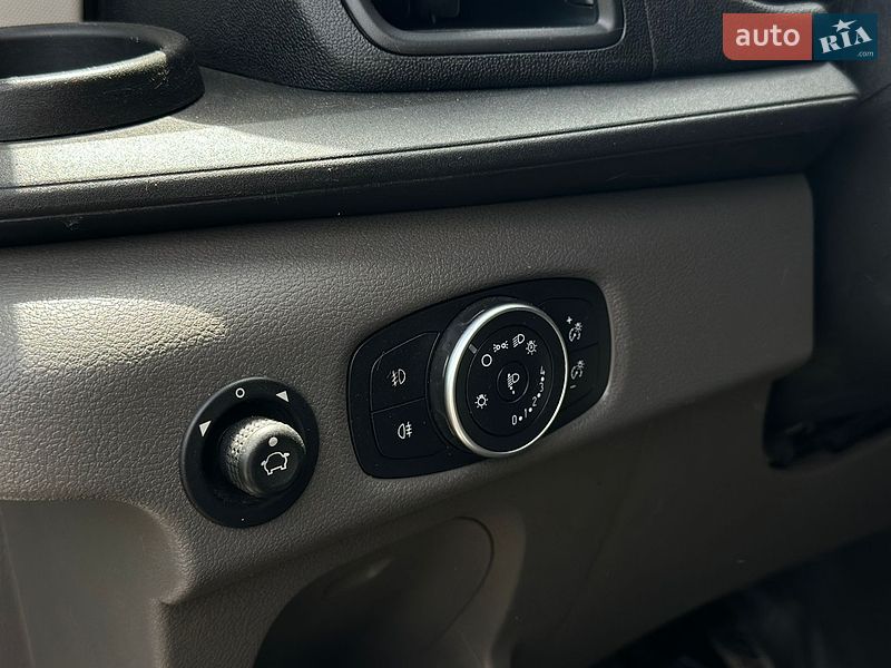 Грузовой фургон Ford Transit 2019 в Николаеве