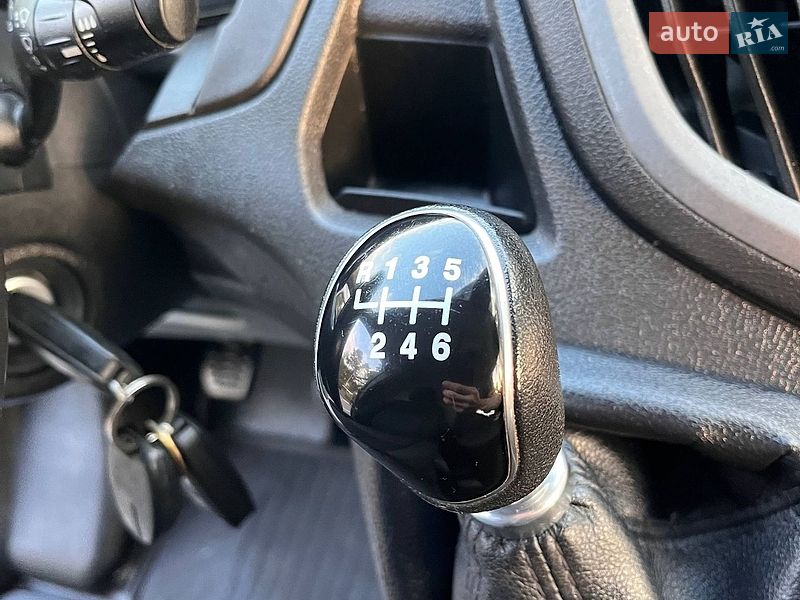Вантажний фургон Ford Transit 2019 в Маневичах