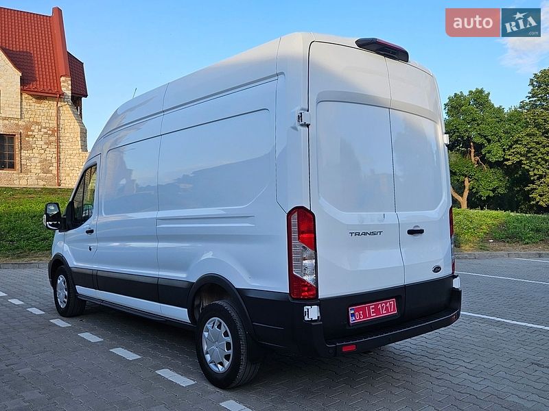 Вантажний фургон Ford Transit 2022 в Бережанах