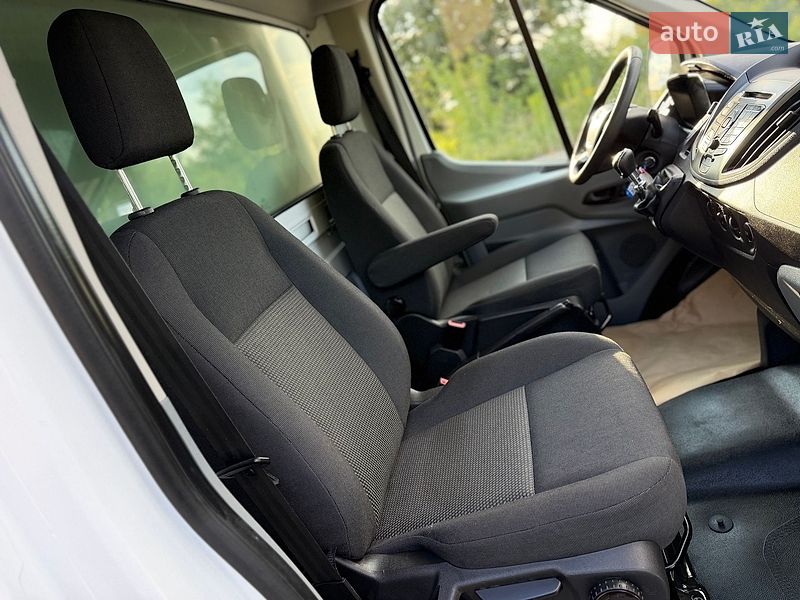 Грузовой фургон Ford Transit 2016 в Дубно