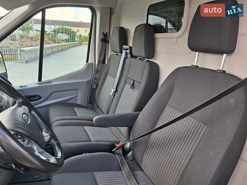 Вантажний фургон Ford Transit 2018 в Івано-Франківську