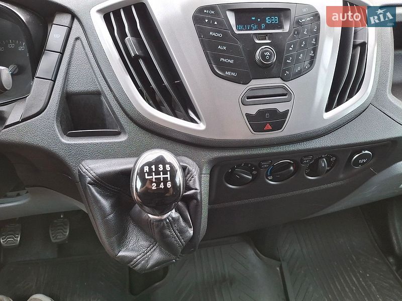 Вантажний фургон Ford Transit 2018 в Івано-Франківську