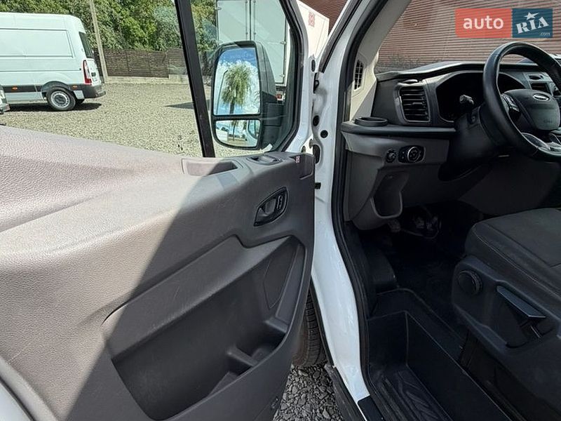 Грузовой фургон Ford Transit 2022 в Луцке