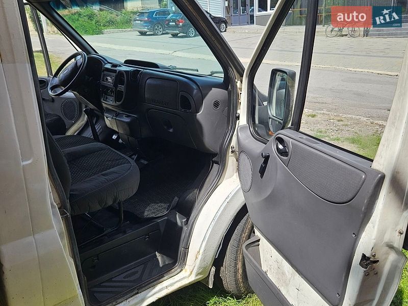 Грузовой фургон Ford Transit 2005 в Подгайцах