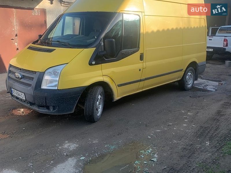 Вантажний фургон Ford Transit 2013 в Івано-Франківську