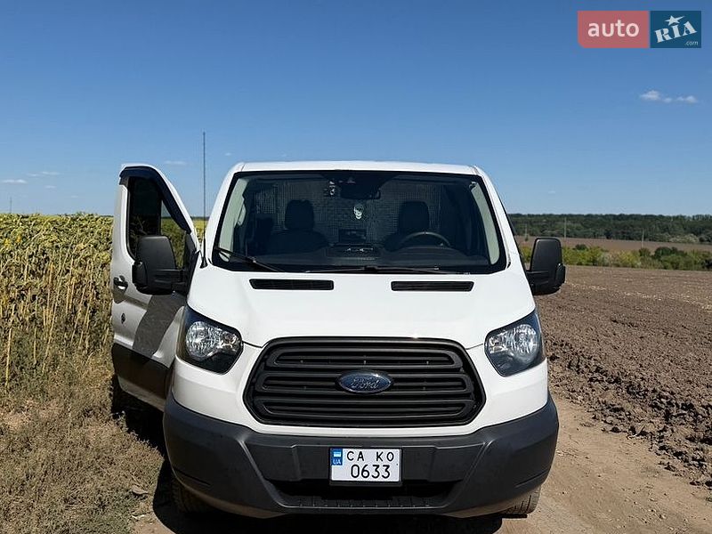 Грузовой фургон Ford Transit 2016 в Умани