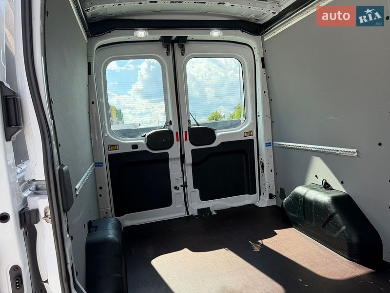 Грузовой фургон Ford Transit 2019 в Ирпене