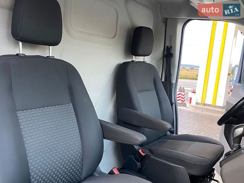 Грузовой фургон Ford Transit 2021 в Ирпене