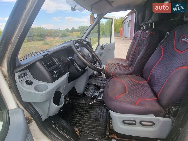 Вантажний фургон Ford Transit 2014 в Рівному