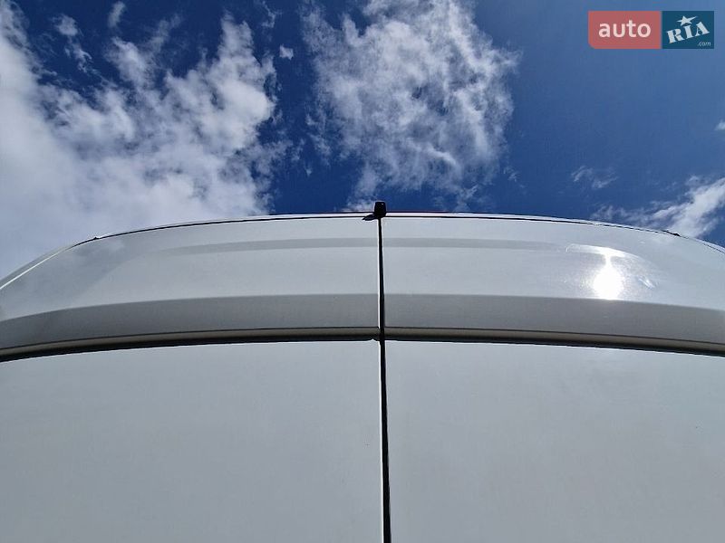 Вантажопасажирський фургон Ford Transit 2016 в Києві