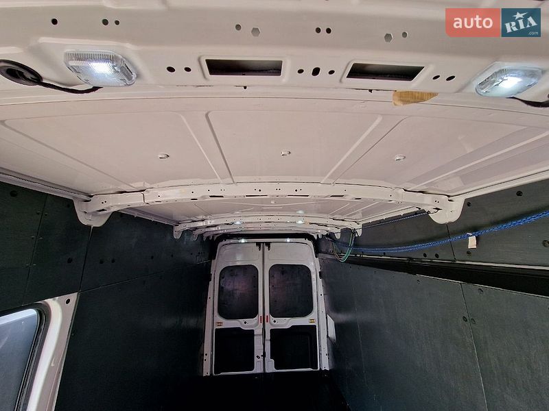 Вантажопасажирський фургон Ford Transit 2016 в Києві