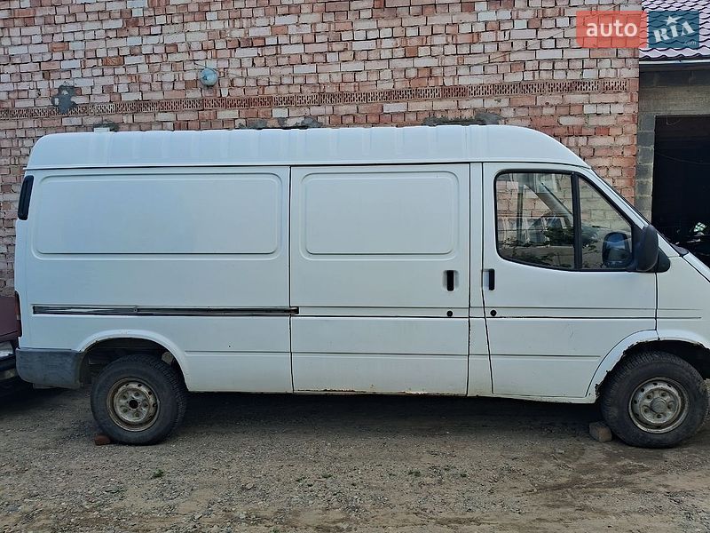 Грузовой фургон Ford Transit 1999 в Снятине