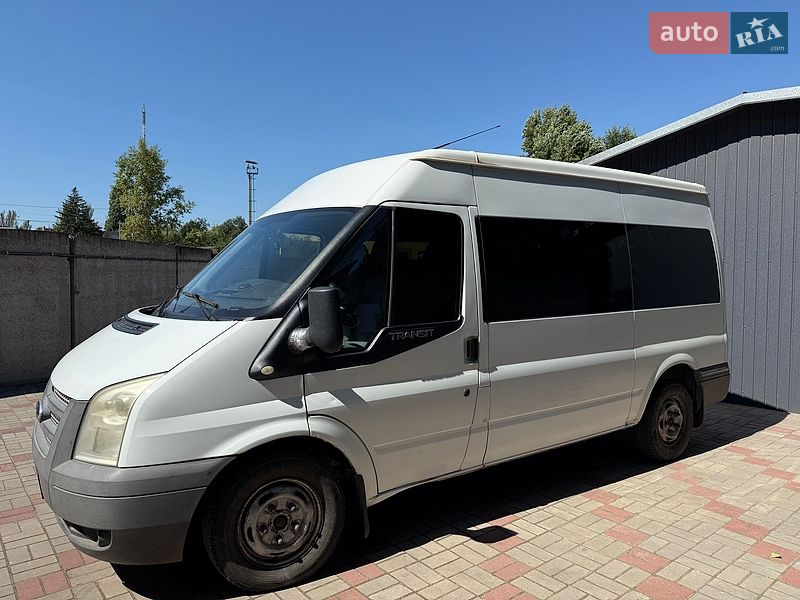 Ford Transit, photos from the listing
