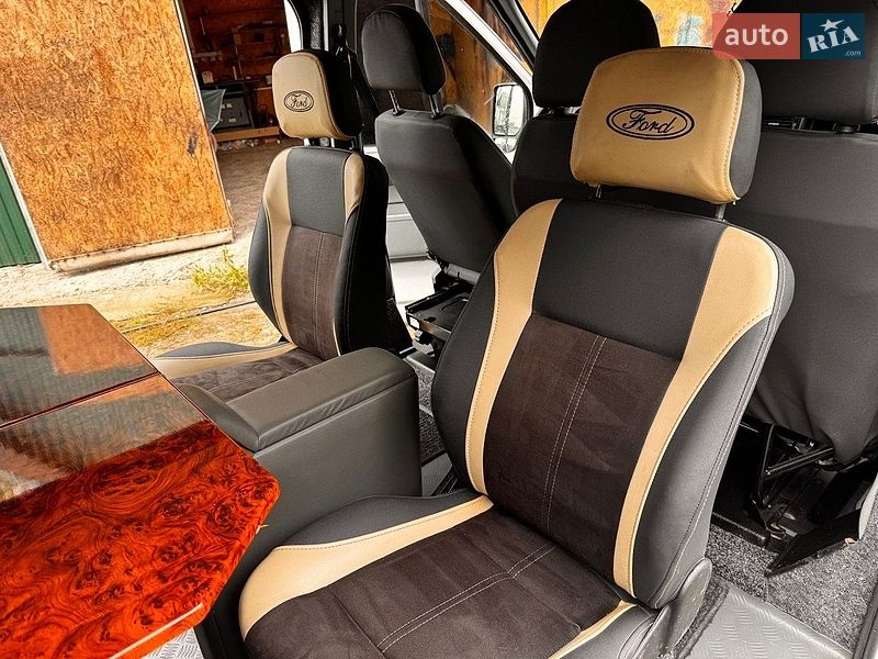 Минивэн Ford Transit 2008 в Синяве
