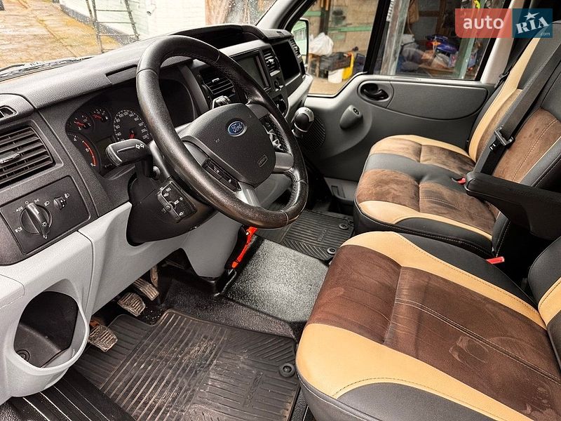 Минивэн Ford Transit 2008 в Синяве