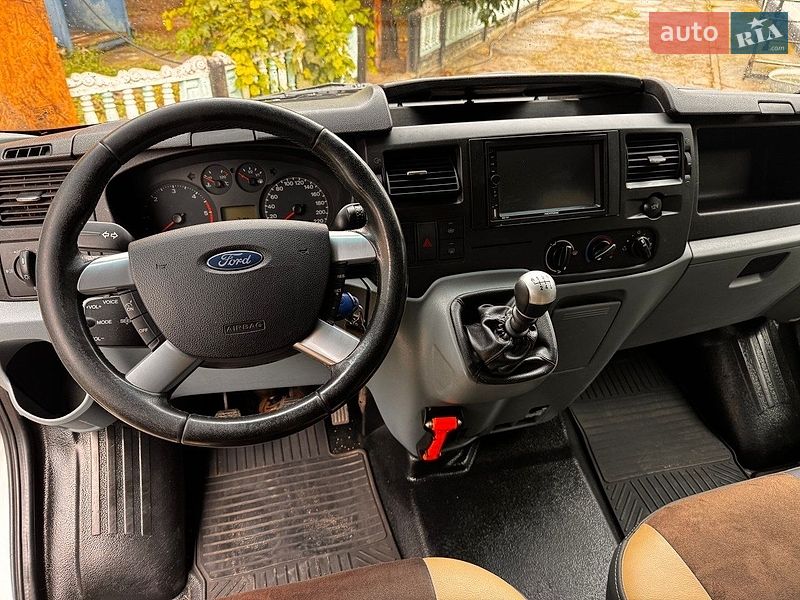 Минивэн Ford Transit 2008 в Синяве