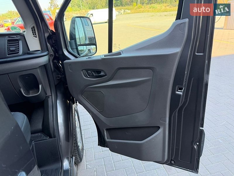 Грузовой фургон Ford Transit 2021 в Ирпене