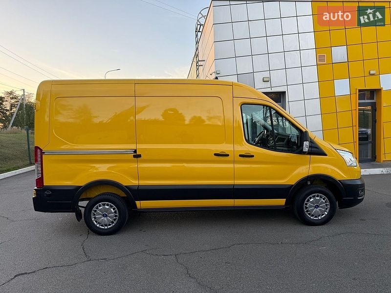 Грузовой фургон Ford Transit 2022 в Ирпене
