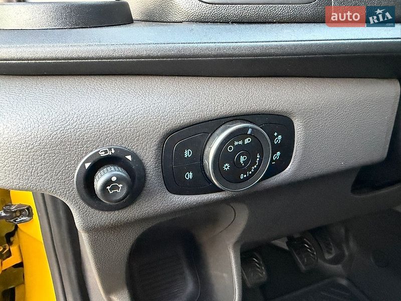 Грузовой фургон Ford Transit 2022 в Ирпене