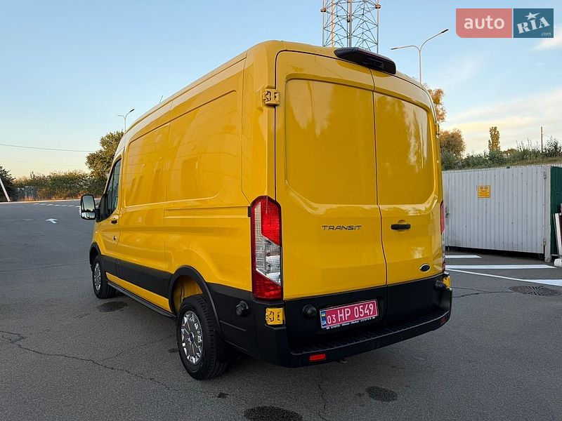 Грузовой фургон Ford Transit 2022 в Ирпене