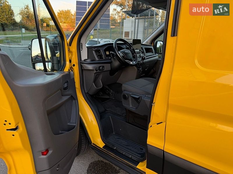 Грузовой фургон Ford Transit 2022 в Ирпене