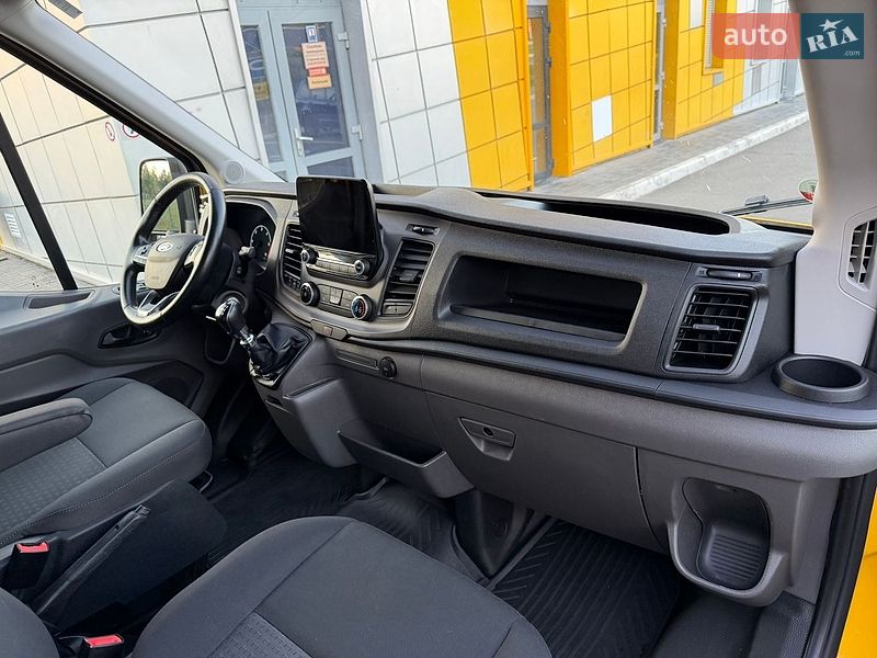Грузовой фургон Ford Transit 2022 в Ирпене