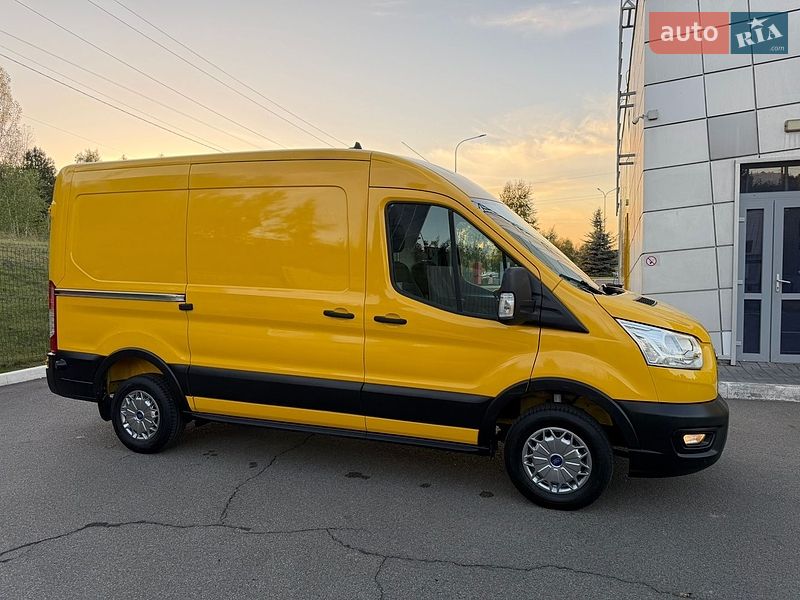 Грузовой фургон Ford Transit 2022 в Ирпене