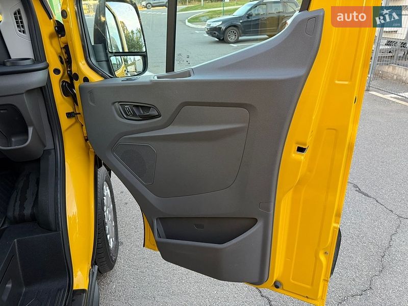 Вантажний фургон Ford Transit 2022 в Ірпені