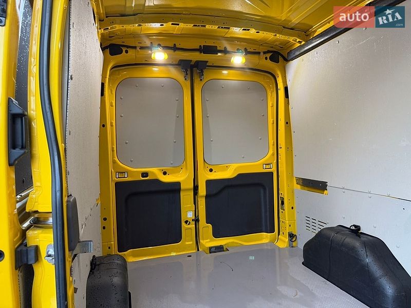 Грузовой фургон Ford Transit 2022 в Ирпене